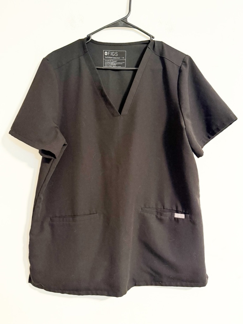 FIGS Technical Collection Black V-Neck Scrub Top XL Short Sleeve Pocket Medical